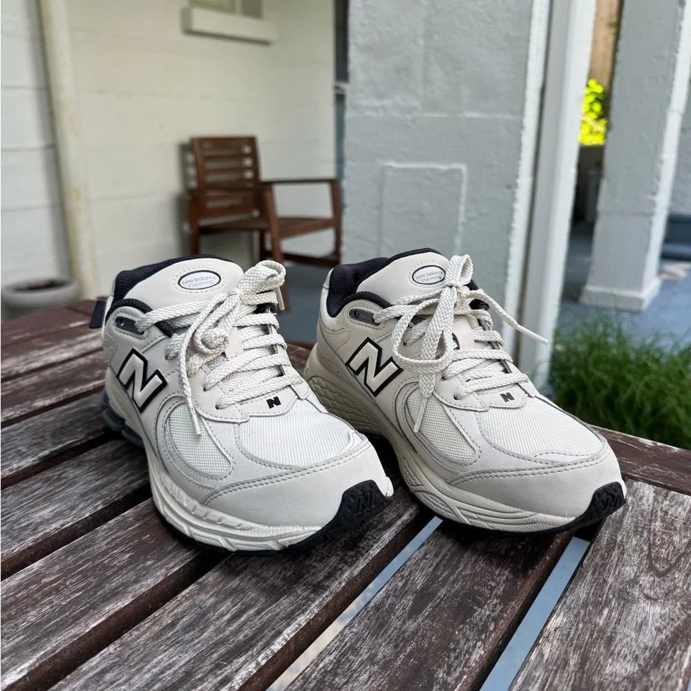 NEW BALANCE 2002R BIG KID 'TIMBERWOLF BLACK' Size 4.5
